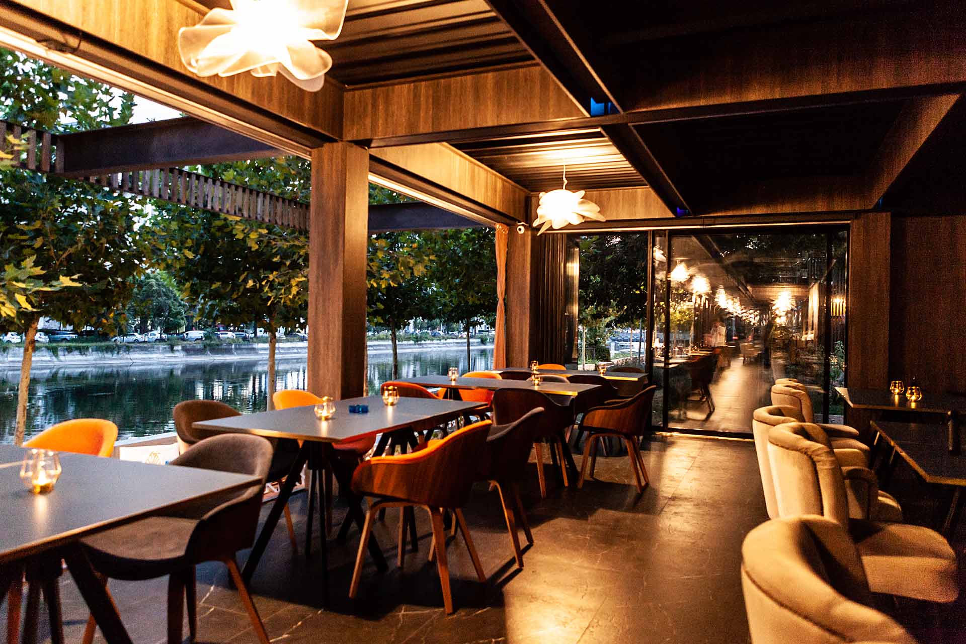 Alimentos y Restaurantes